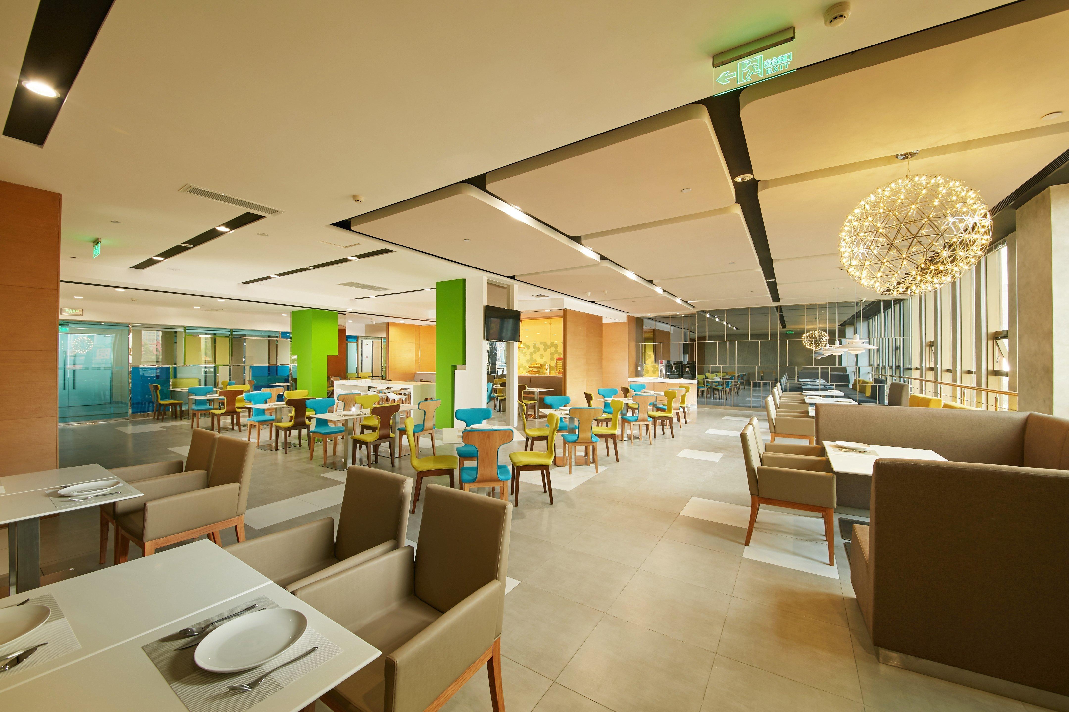Holiday Inn Express Leshan City Square By Ihg High Speed Rail And Leshan Giant Buddha Exterior foto