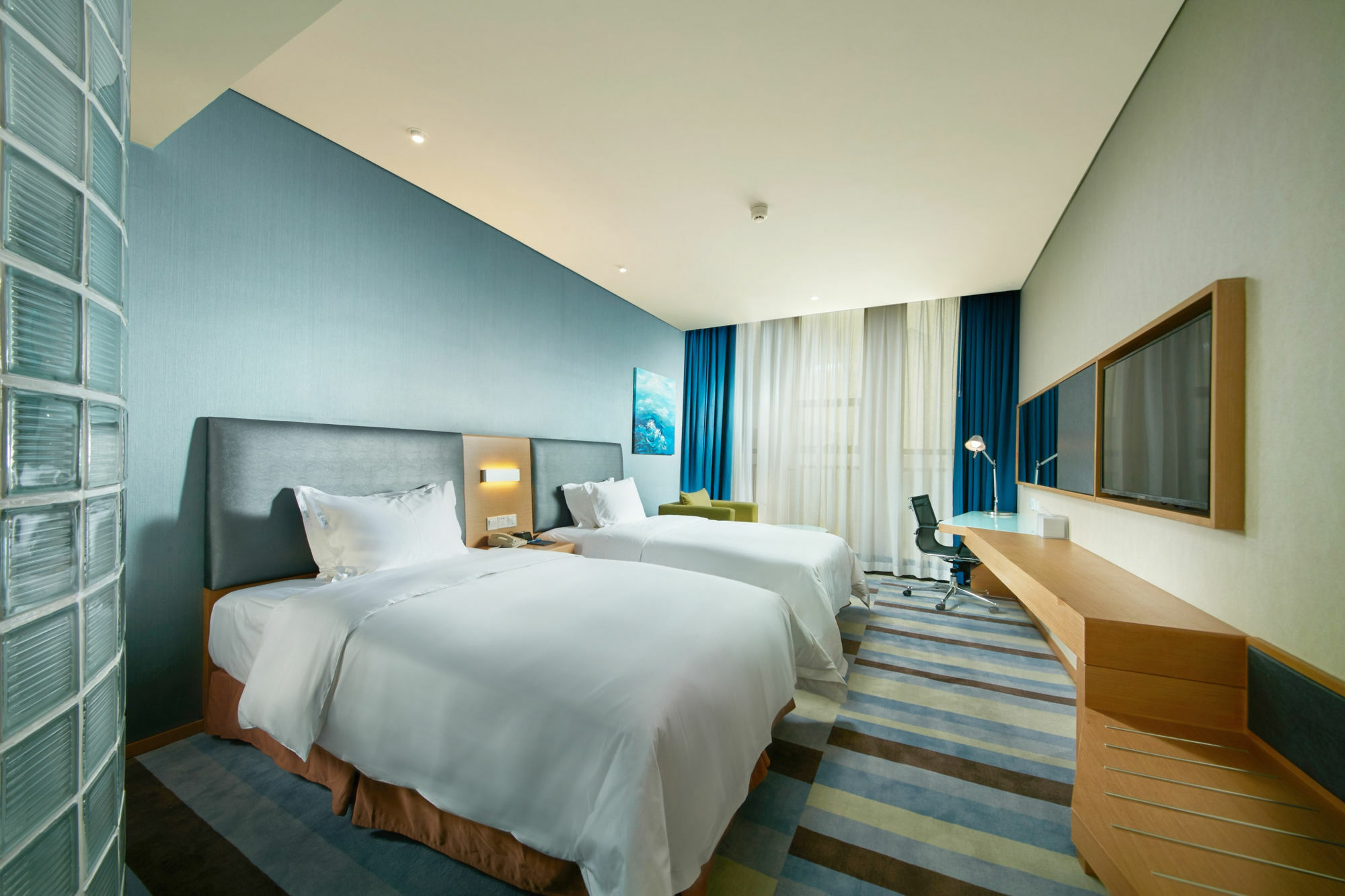 Holiday Inn Express Leshan City Square By Ihg High Speed Rail And Leshan Giant Buddha Exterior foto