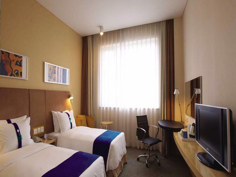 Holiday Inn Express Leshan City Square By Ihg High Speed Rail And Leshan Giant Buddha Exterior foto